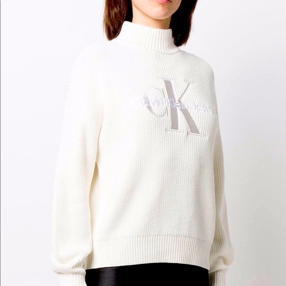 Calvin Klein Sweaters - ☀️Host Pick 🌟 Calvin Klein Funnel Neck Jumper